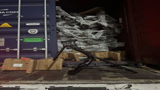 ضبط (شواصي دراجات نارية) معده للتهريب في منفذ ميناء ام قصر الشمالي