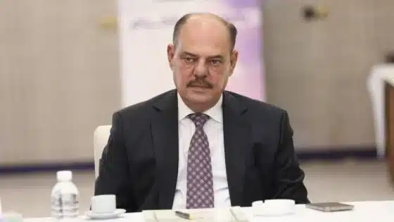 مؤيد اللامي أيقونة الصحافة الحرة وصانع التحول الإعلامي