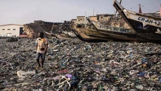 غرق قارب في غانا يخلف 15 ضحية أغلبهم من الأطفال