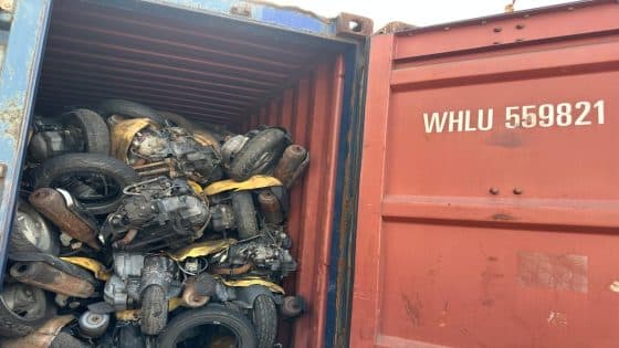 ضبط 4 حاويات دراجات نارية معدة للتهريب في ميناء أم قصر الشمالي