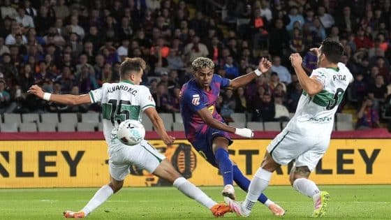 ثلاثية نظيفة تقود برشلونة لفوز مستحق على إلتشي