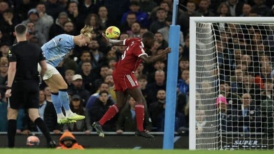 السيتي يتغلب على ليفربول ويرتقي لوصافة البريميرليغ