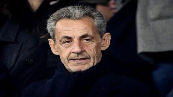باريس تنظر في طلب الإفراج المشروط عن نيكولا ساركوزي