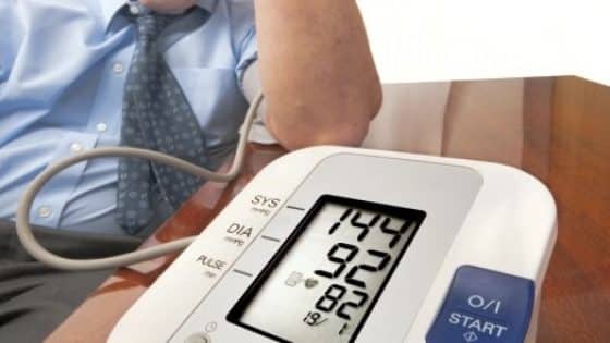 علاقة مفاجئة بين الألم المزمن وارتفاع ضغط الدم