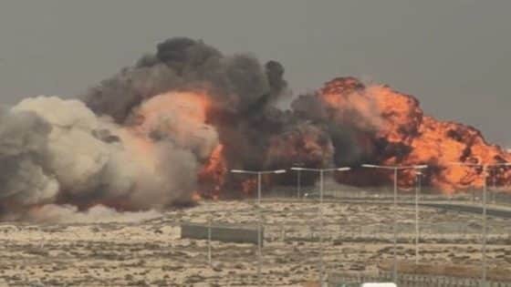 مقاتلة هندية تتحطم خلال مناورة جوية في معرض دبي للطيران