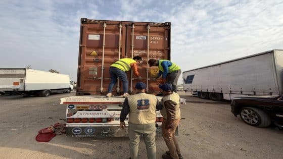 الجمارك توقف محاولة لتمرير مشروبات كحولية مخالفة في المنطقة الوسطى