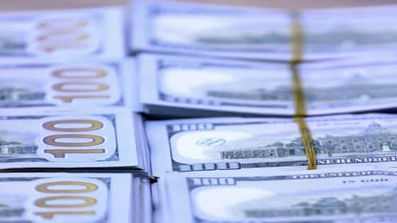 مستشار رئيس الوزراء: تذبذب الدولار مؤقت ولا يعكس واقع الاقتصاد