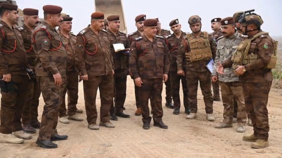 قائد قوات الحدود يشدد على إنجاز السدة الترابية في المنطقة الثالثة