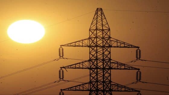 الكهرباء تحدد 4 مسارات لتقليل آثار توقف إمدادات الغاز المستورد