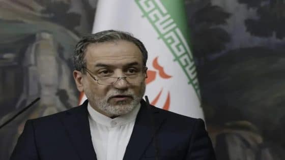 وزير الخارجية الإيراني: مستعدون لكل الخيارات