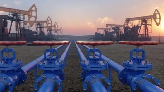 استقرار أسعار النفط في الأسواق العالمية وسط ترقّب المستثمرين