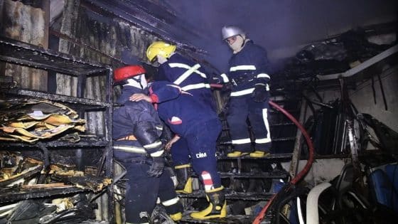 استجابة سريعة للدفاع المدني تنهي حريقاً في منطقة الشيخ عمر