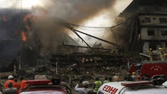 ارتفاع حصيلة حريق كراتشي إلى 50 قتيل