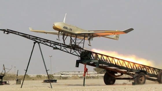 تسنيم: قائد الجيش الإيراني يأمر بإضافة ألف طائرة مسيرة استراتيجية قادرة على إصابة أهداف برية وبحرية وجوية