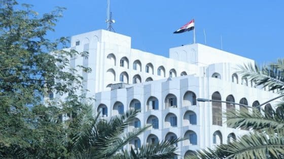 العراق يرحب بالمفاوضات الجارية بين إيران وأمريكا: خطوة إيجابية لخفض التصعيد