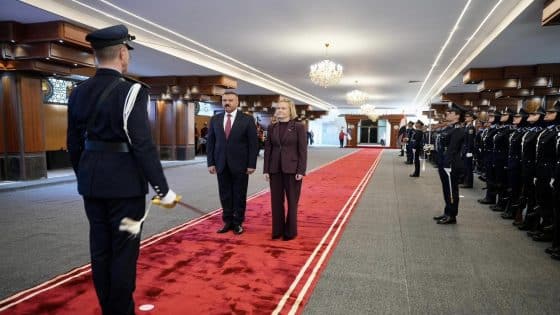 وزير الداخلية يؤكد حرص العراق على تطوير العلاقات والانفتاح على التجارب الدولية