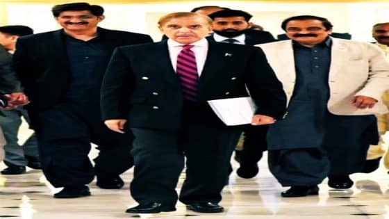 ‏رئيس وزراء باكستان: قادرون على سحق المعتدين