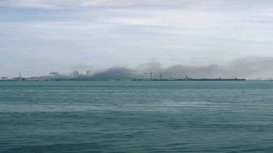 ‏يتصاعد الدخان من قاعدة الأسطول الخامس الأمريكي في البحرين