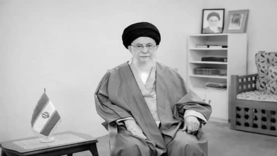 ‏رسمياً…وفاة منصورة خوجاستي باقرزادة زوجة خامنئي متأثرة بجراحها بعد الهجوم