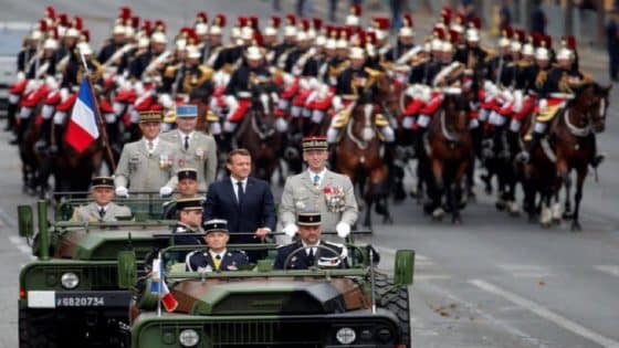 فرنسا سترسل فرقاطتين إلى البحر الأحمر