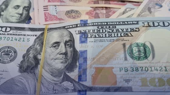 أسعار صرف الدولار في العراق البيع: 156000 – الشراء: 155000