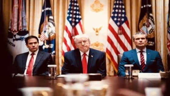 الحرس الثوري يهدد بإغلاق مضيق هرمز بالكامل