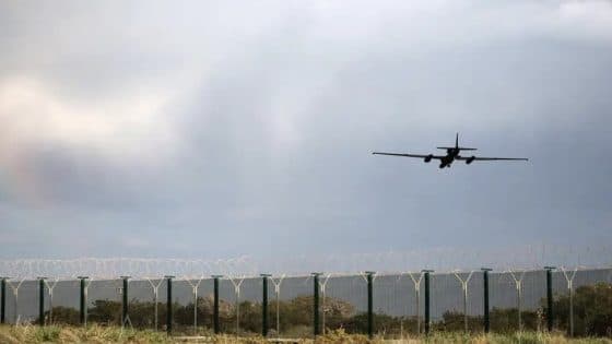 بريطانيا توافق على استخدام قواعدها لضرب مواقع إيرانية