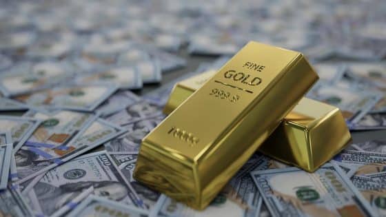 رويترز: العقود الآجلة للخام الأمريكي ترتفع والذهب يعمق خسائره بنسبة 4%