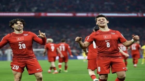 تركيا تهزم رومانيا وتعبر إلى نهائي التصفيات الأوروبية المؤهلة للمونديال