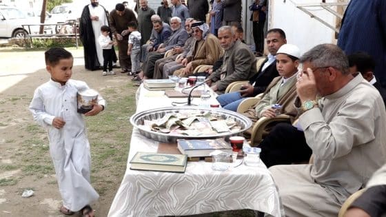 استجابةً لنداء المرجعية.. أهالي الديوانية يتبرعون بالمال والحُلي دعماً للشعبين اللبناني والإيراني