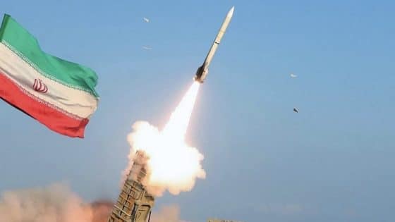 التلفزيون الإيراني: إطلاق صواريخ من إيران باتجاه الأراضي المحتلة