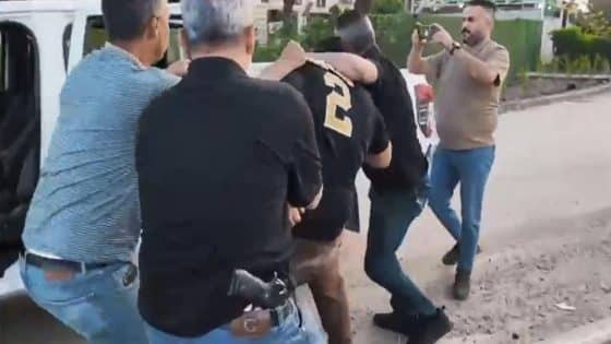 شرطة الكرخ: القبض على أحد العناصر الإجرامية المتخصصة بسرقة الحقائب النسائية