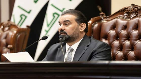 الحلبوسي يدعو الحكومة إلى الإسراع بإرسال مشروع قانون رواتب موظفي الدولة والقطاع العام
