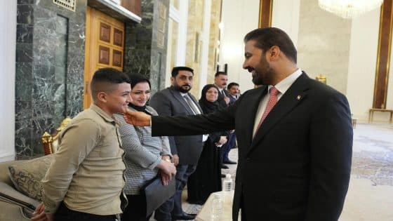 رئيس الوزراء: واجبنا توفير مستحقات أسر شهداء القوات الأمنية من الرواتب وقطع الأراضي