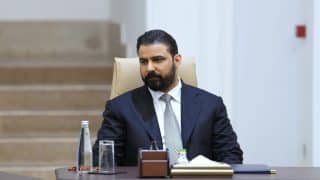 رئيس الوزراء يتلقى رسالة تهنئة من رئيس الحكومة اليمنية