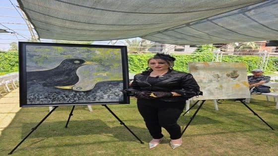 فيحاء الآغا… إعلامية تحدّت الإرهاب ورسامةٌ لوّنت الحياة بالأمل