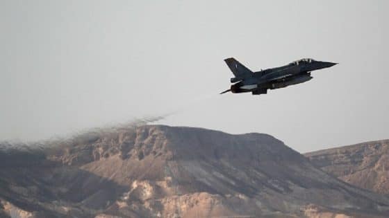 الجيش (الإسرائيلي) يعلن مهاجمة مجمع بتروكيميائي جنوب إيران