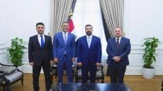 رئيس الوزراء يؤكد حرص الحكومة على توفير الإمكانات اللازمة لنجاح مشاركة المنتخب في المونديال
