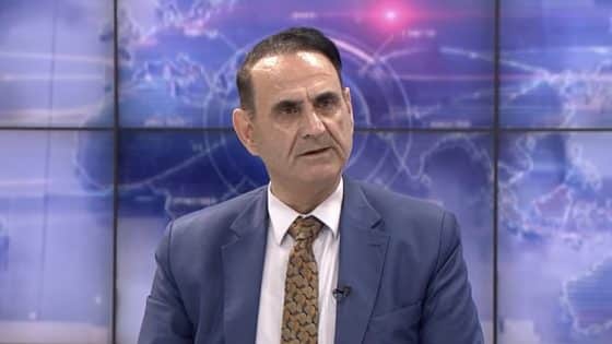 مستشار رئيس الوزراء: الأموال المنهوبة منذ 2003 تتجاوز تريليوني دولار ومحاكمات الفاسدين ستكون علنية