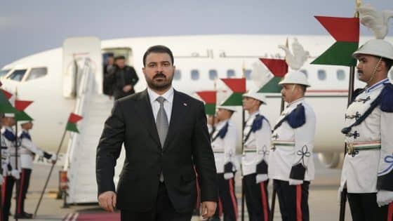رئيس الوزراء علي الزيدي يصل إلى واشنطن