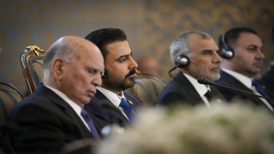 رئيس الوزراء يؤكد عمق العلاقة بين العراق وإيران ويدعو الى استثمارات مشتركة في مختلف المجالات