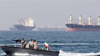 الحرس الثوري الإيراني يعلن استهداف ناقلتي نفط في مضيق هرمز