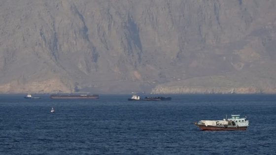 إيران: العبور من مضيق هرمز ليس ممكناً