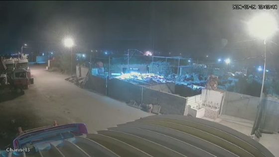 عاجل الان كاميرات المراقبة توثق لحظة استهداف مقر للحشد الشعبي في قضاء الدير شمالي البصره