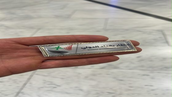 تم توزيع بروش خاص بموظفين الشركات للترويج وهذا يعد خرق امني كون علابروش صادر من مكتب مدير المطار ولا توجد اي اسم شركة او اسم الشخص وحسب التوجيهات الاخيرة من وزير النقل يمنع تواجد المروجين وال(بحارة)الذين يتوسلون بالمسافر باصطحابه مقابل 25 الف او 50 الف