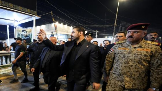رئيس الوزراء يجري جولة ميدانية في كربلاء المقدسة بين جموع الزائرين