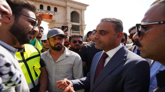 استنادًا إلى توجيهات محافظ البصرة المهندس أسعد العيداني، التقى نائب محافظ البصرة الإداري ماهر إبراهيم العامري، بالمتظاهرين من المهندسين والعلوميين وأصحاب الاختصاصات النفطية