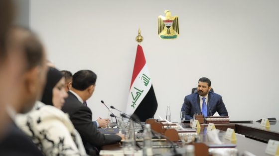 رئيس الوزراء: إعمار البلد يتم عبر تشريع القوانين التي تدعم التنمية