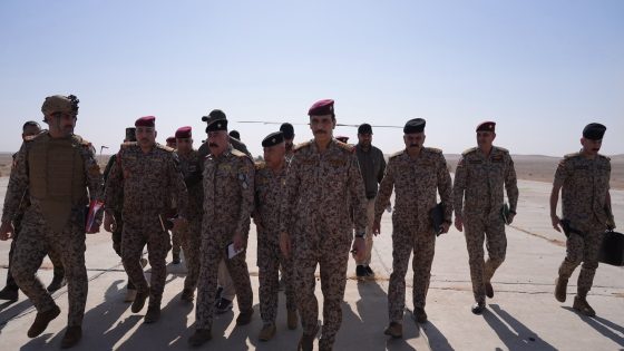 رئيس أركان الجيش يصل إلى قاطع عمليات البادية