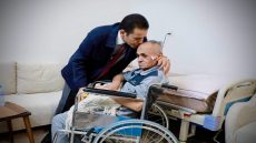 الأعرجي يزور الفنان علي طاهر للاطمئنان على حالته الصحية